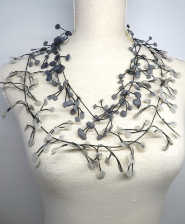 latex ketting grijs zilver