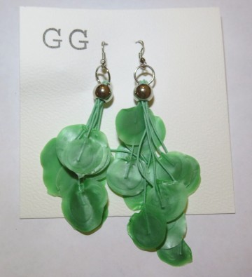 groene rubber oorbellen