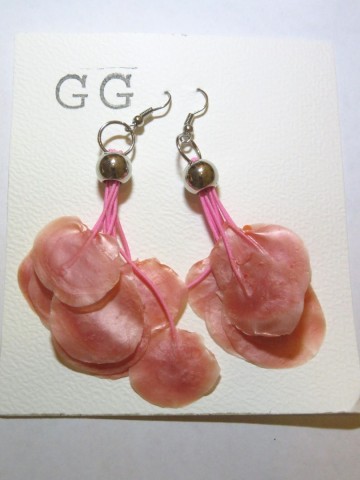 rose rubber oorbellen