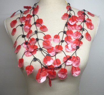 latex ketting rood rose
