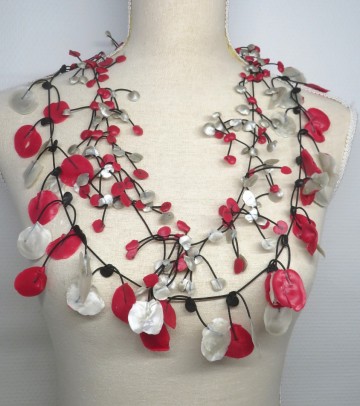 zilver rode rubber ketting