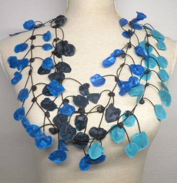 latex ketting blauw