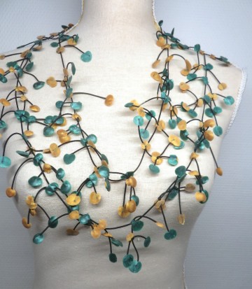 rubber ketting gouden bollen groen