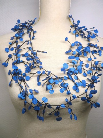 latex ketting blauw