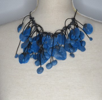 Korte ketting blauw latex b